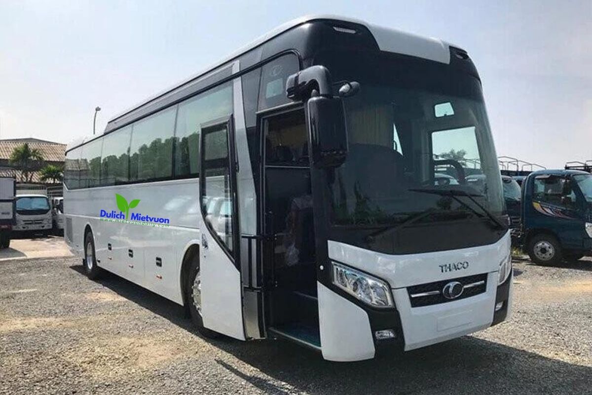 Xe du lịch 45 chỗ sang trọng, máy lạnh tiện nghi