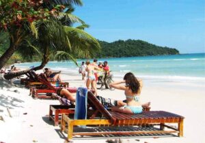 Tour Phú Quốc 4 ngày | Miệt Vườn Daily Travel Group - tắm biển Bãi Sao