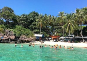 Tour Phú Quốc 1 ngày | Miệt Vườn Daily Travel Group - tắm biển