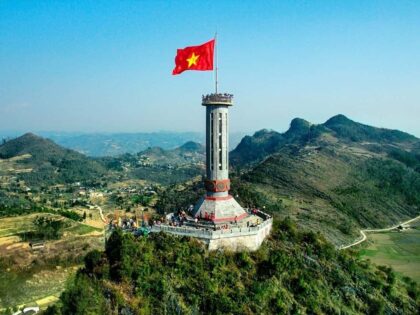 Tour đông bắc 5 ngày | Miệt Vườn Daily Travel - Cột cờ Lũng Cú
