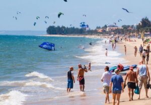 Tour Phan Thiết Mũi Né 2 ngày - Miệt Vườn Daily Travel Group - tắm biển