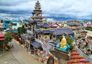 Tour Nha Trang Đà Lạt 5 ngày 4 đêm | Miệt Vườn Daily Travel - Chùa ve chai