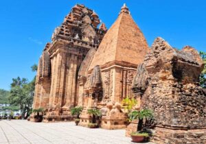 Tour Nha Trang 3 ngày 2 đêm | Miệt Vườn Daily Travel - Tháp ponagar