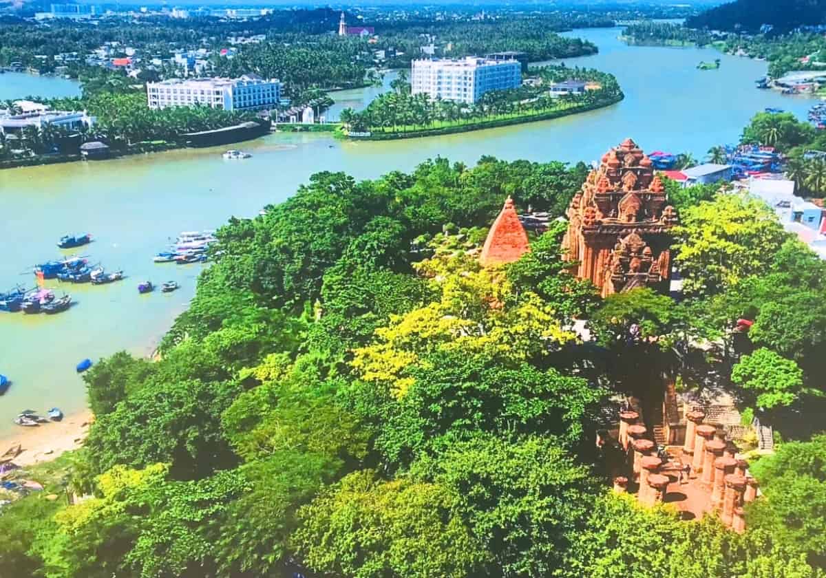 Tour Nha Trang Đà Lạt 5 ngày 4 đêm | Miệt Vườn Daily Travel - Tháp bà Pô Nagar